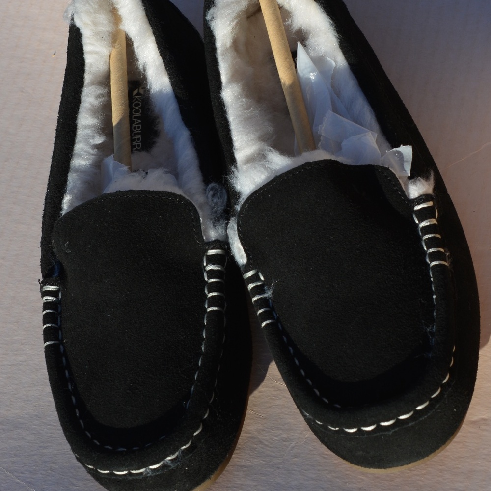 Koolaburra Lezly Size 6 Black Suede New NWT